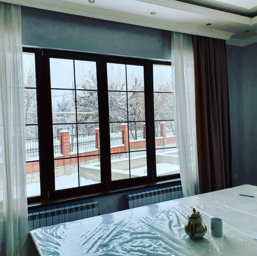 Установка четырехстворчатого окна в частный дом